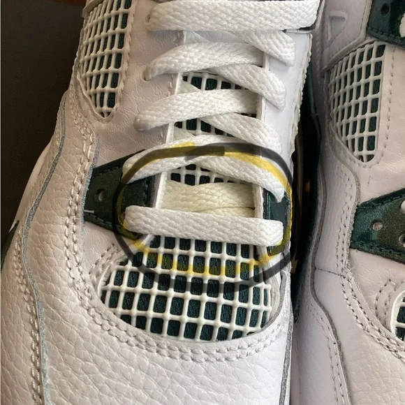 Jordan 4 Kids White and Dark Green - Picture 5 of 9